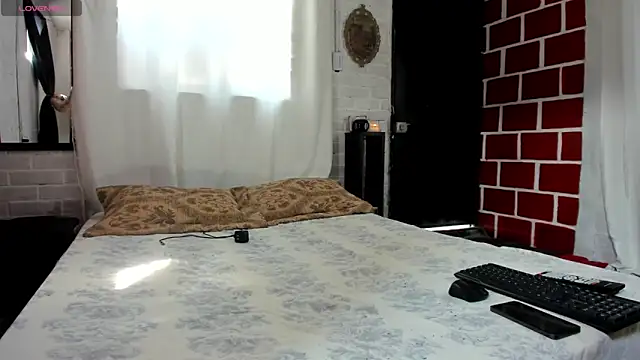 Snapshot of Kimandyuk chatting on November 18, 7:18 pm Kimandyuk online show from November 18, 7:18 pm