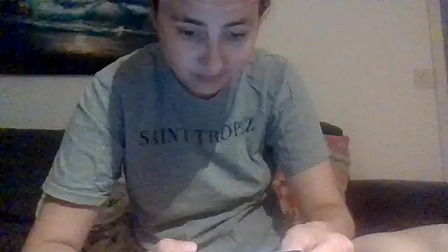 crazyonyou199611 online show from June 2, 11:18 pm