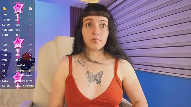 Lucy Smith2 online show from October 17, 7:49 pm