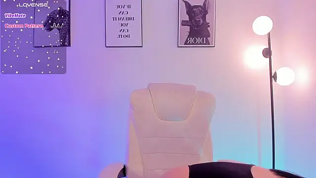 Emilyymilleer  online show from February 9, 5:39 pm