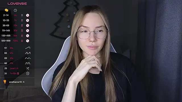 littlevildevil online show from December 23, 9:07 am