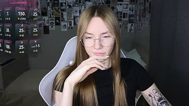 littlevildevil online show from February 15, 11:08 am