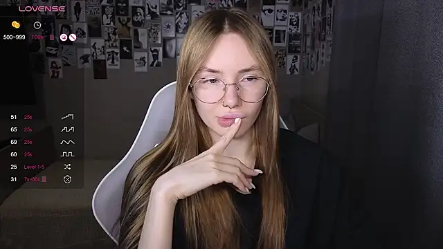 littlevildevil online show from March 15, 11:05 am