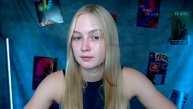 Snapshot of MademoiselleCl chatting on October 18, 5:03 pm MademoiselleCl online show from October 18, 5:03 pm