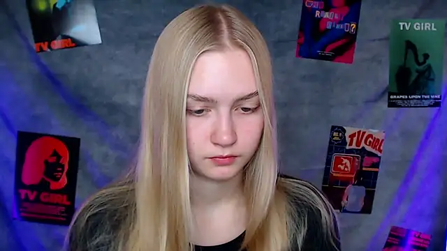 Snapshot of MademoiselleCl chatting on October 23, 12:15 pm MademoiselleCl online show from October 23, 12:15 pm