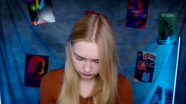 Snapshot of MademoiselleCl chatting on October 26, 1:17 pm MademoiselleCl online show from October 26, 1:17 pm