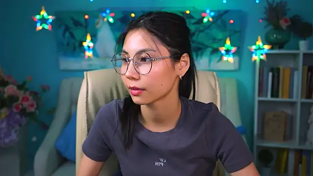 LittleSally   online show from December 5, 11:16 am