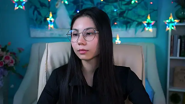 LittleSally   online show from December 7, 11:18 am