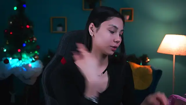 LittleSally   online show from December 12, 8:14 am