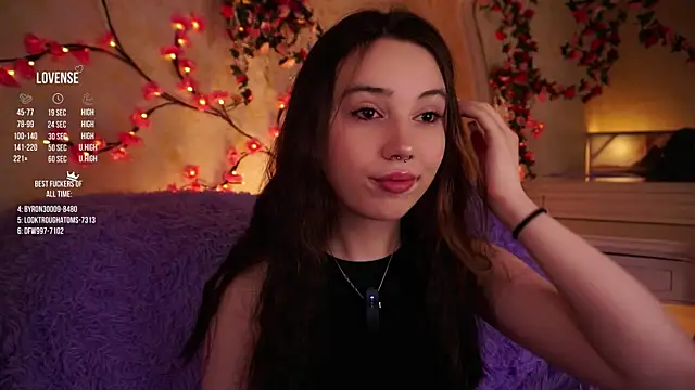 GillianDowdey online show from December 4, 2:21 am