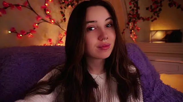 GillianDowdey online show from December 5, 3:04 am