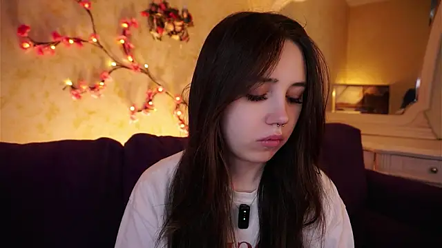 GillianDowdey online show from February 6, 3:11 am