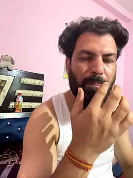 Arnav172030 online show from October 3, 3:31 pm