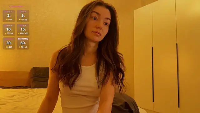 julya flowerss online show from December 5, 6:15 pm