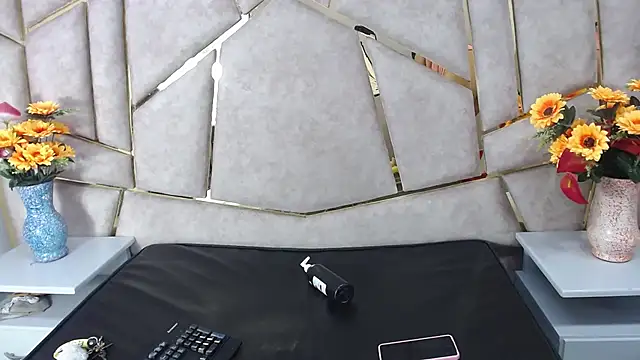 EmilyyEvans  online show from February 28, 3:59 pm