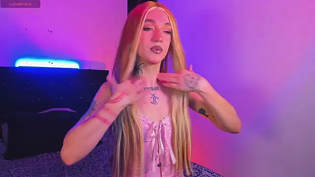 Snapshot of zarablare_ chatting on March 2, 4:47 am zarablare online show from March 2, 4:47 am