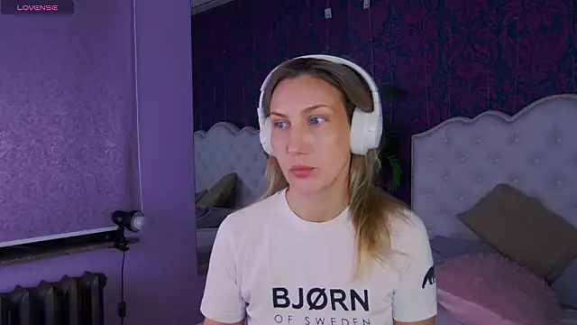 ElizaMayers online show from February 1, 1:09 pm