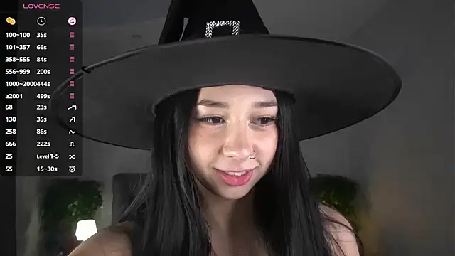 AislyEmbury online show from October 28, 4:38 am