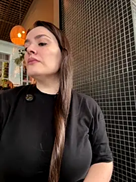 Sophie Eaton online show from November 15, 8:05 pm