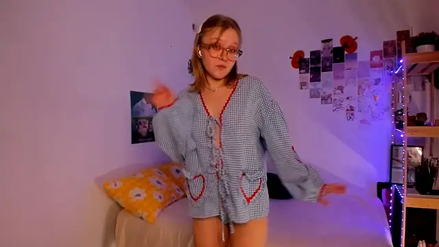 Snapshot of leazy_peazy chatting on November 27, 6:48 am leazy peazy online show from November 27, 6:48 am