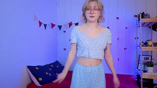 Snapshot of leazy_peazy chatting on February 10, 5:44 am leazy peazy online show from February 10, 5:44 am