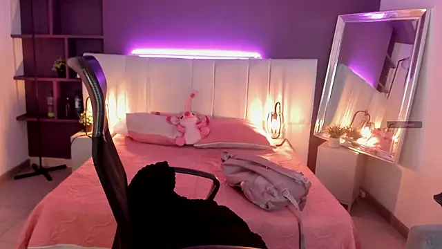 VickyBuunny online show from February 10, 2:59 pm
