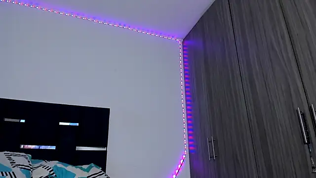 Kristen dollts online show from January 22, 10:15 pm