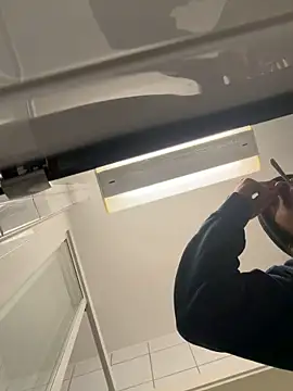 wolfwhite95 online show from April 13, 11:43 pm