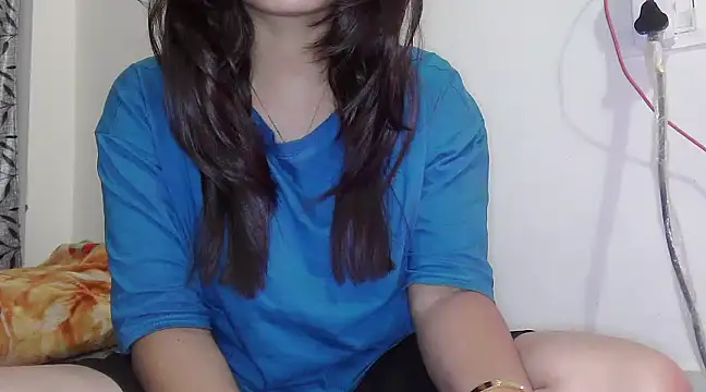 ANANYA-TIWARI online show from January 15, 4:11 pm