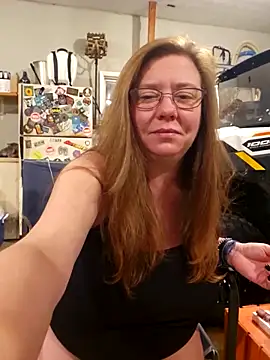 Snapshot of MsShelby40 chatting on November 29, 12:02 am MsShelby40 online show from November 29, 12:02 am