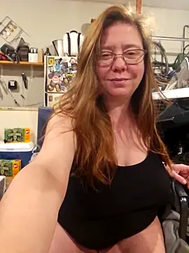 Snapshot of MsShelby40 chatting on December 14, 10:58 pm MsShelby40 online show from December 14, 10:58 pm