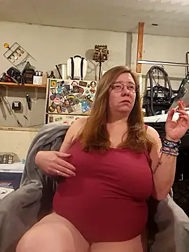 Snapshot of MsShelby40 chatting on January 11, 11:21 pm MsShelby40 online show from January 11, 11:21 pm