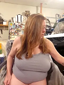 Snapshot of MsShelby40 chatting on February 2, 11:36 pm MsShelby40 online show from February 2, 11:36 pm