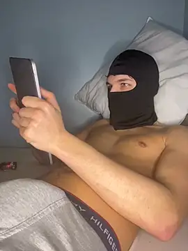 enzomlt online show from March 3, 12:28 am