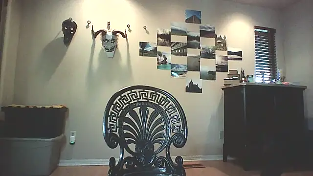 Big-Tits-McGee online show from October 21, 6:30 pm