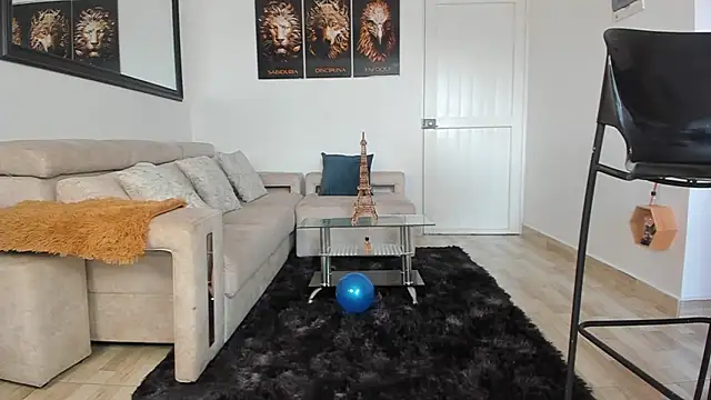 smit hot sr online show from March 3, 7:39 pm