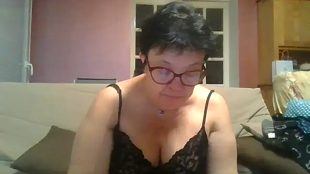 Vandeae44 online show from May 12, 8:17 pm