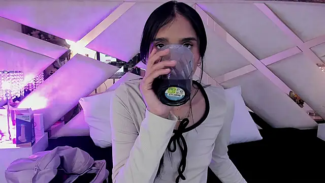 sophie pariss online show from October 23, 4:01 am