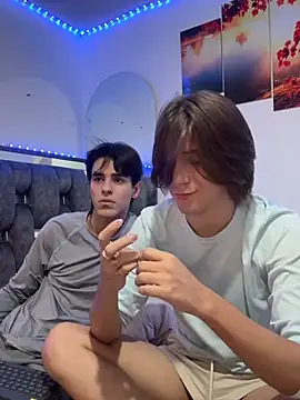 Alex and Fabian online show from February 7, 4:27 am