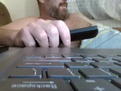Snapshot of FROL83 chatting on June 5, 6:13 pm FROL83 online show from June 5, 6:13 pm