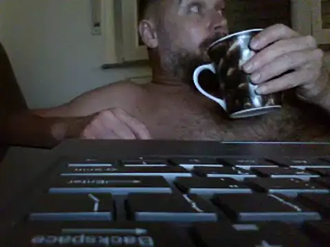 Snapshot of FROL83 chatting on June 25, 8:46 pm FROL83 online show from June 25, 8:46 pm