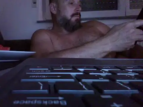 Snapshot of FROL83 chatting on July 7, 7:29 pm FROL83 online show from July 7, 7:29 pm