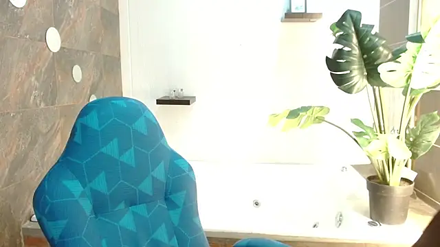 Heidy Wells online show from April 13, 1:27 pm