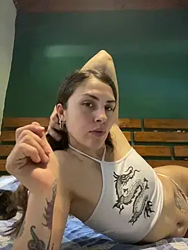 Snapshot of isadelasestrellas chatting on February 3, 3:28 pm isadelasestrellas online show from February 3, 3:28 pm