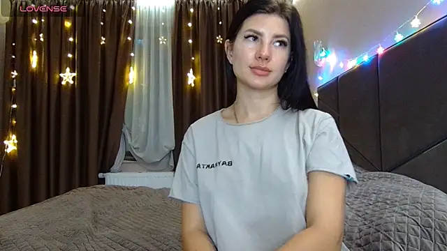 Snapshot of NessyStar chatting on February 17, 4:46 pm NessyStar online show from February 17, 4:46 pm