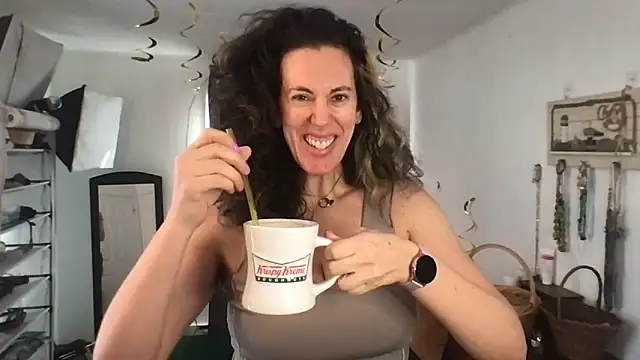 Snapshot of BonfireBonnie chatting on January 2, 2:57 pm BonfireBonnie online show from January 2, 2:57 pm