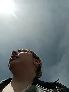 madelaine- online show from February 4, 5:30 pm