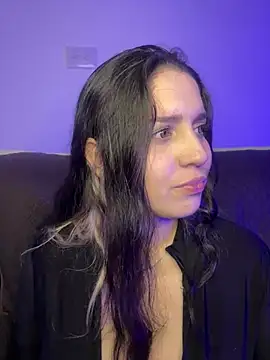 Snapshot of valentina_jonnes1 chatting on April 26, 3:37 am valentina jonnes1 online show from April 26, 3:37 am