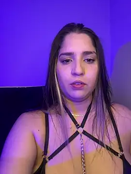 Snapshot of valentina_jonnes1 chatting on May 17, 11:23 pm valentina jonnes1 online show from May 17, 11:23 pm