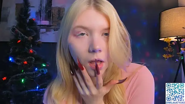 DaisyElmers online show from December 26, 3:27 am